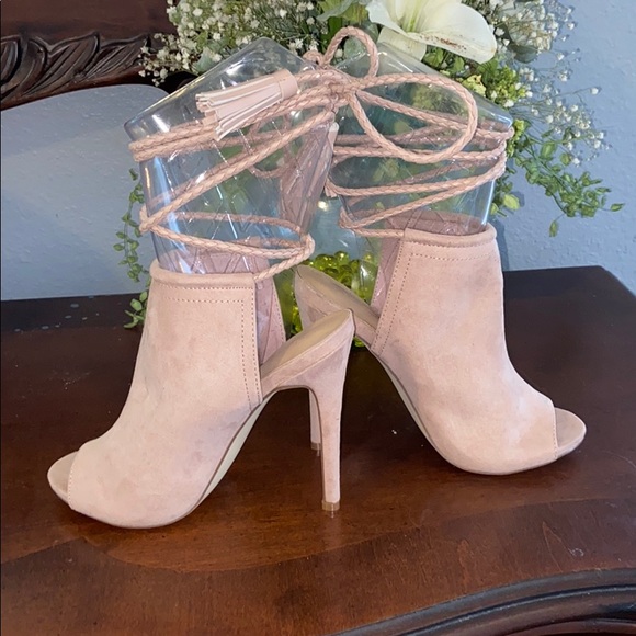 ❤️GIFTED❤️Shoe Dazzle suede peep-toe booties - Picture 5 of 11